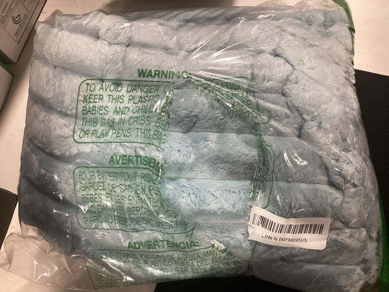 Condition photo showing Good Condition for bedsure gentlesoft blue throw blanket for couch - cozy soft blankets for women, cute small fleece throw for girls, spring decorations for home room decor gifts for women her, light blue, 50x60 inches light blue throw (50" x 60")