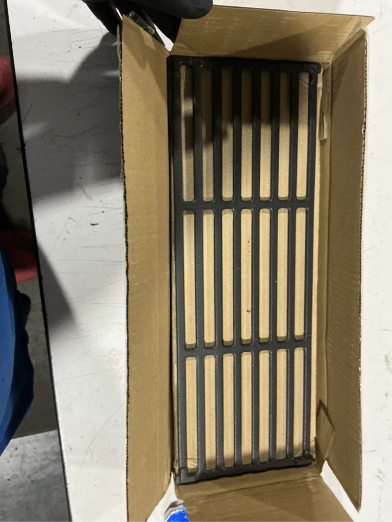 Condition photo showing Good Condition for grill replacement parts for broil king grill grates 9221-64 6023-89 6120-64 9221-54 broil-mate 7120-64 broil king baron 320 baron 440 baron s440 baron 420 pro 875214 17.32 x 25.32" for 4pcs grates