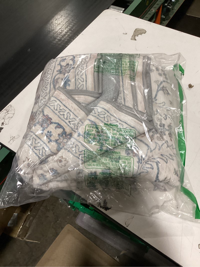 Condition photo showing New/Like New for MontVoo-Vintage Area Rug 5X7 Beige Rugs for Living Room-Soft Distressed Printed Rugs for Bedroom-Non Slip Carpet-Machine Washable Rug for Dining Room Living Room Bedside Office Beige 5' x 7' (Rectangular)