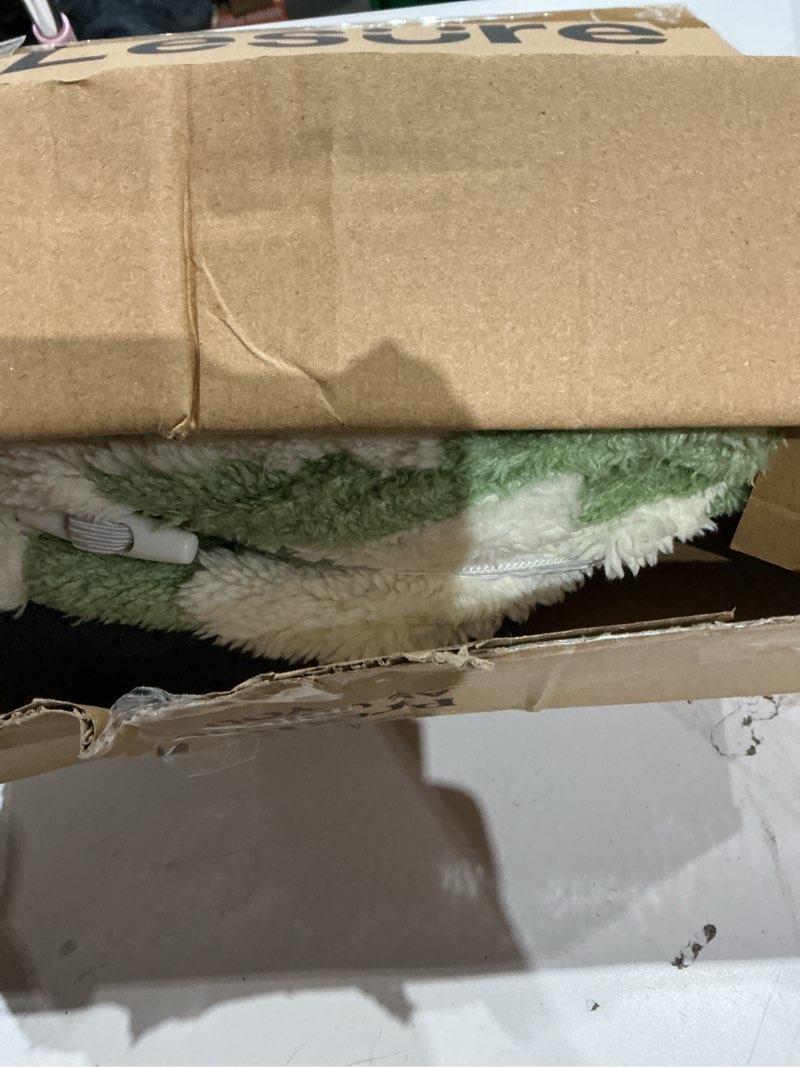Condition photo showing Good Condition for Lesure Cat Tunnel Bed for Indoor Cats - Cute Cat Donut Tunnel Toys for Small Large Cats with Washable Circle Cushion, Round Pet Peekaboo Cave Toy for Kitten/Puppy/Rabbit, Standard Flower Garden Green Standard (33.5"L x 33.5"W x 10"H) Flower Garden Green