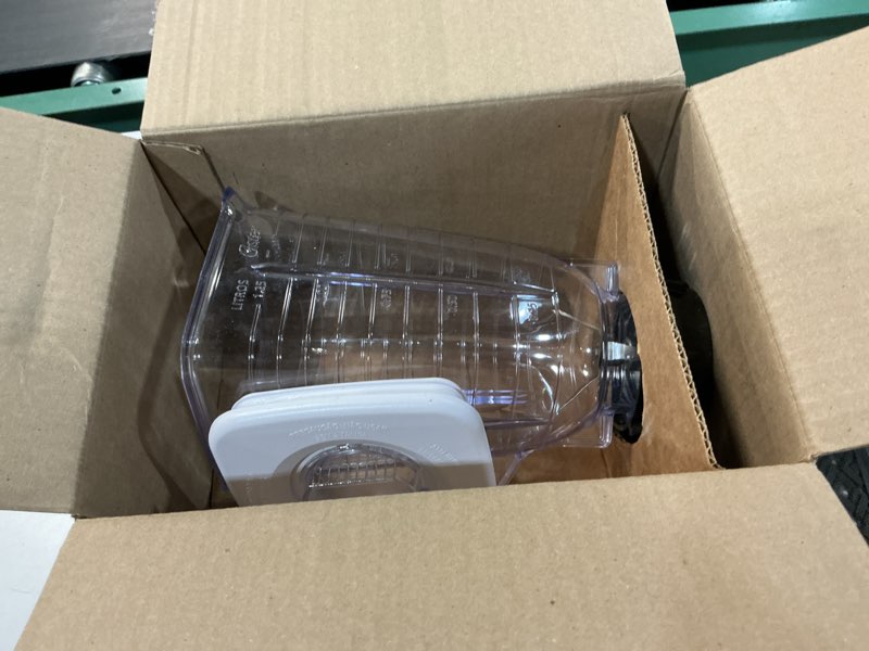 Condition photo showing As Is for mexican classic oster galaxie blender made in mexico osterizer (white) white 1.25l