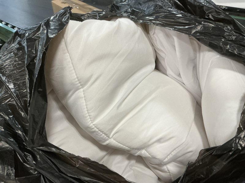 Condition photo showing Good Condition for MATBEBY King Size Mattress Pad - Cooling Breathable Mattress Topper, Quilted Fitted Mattress Protector, Pillow Top Mattress Cover with 8-21" Deep Pocket, Soft, Machine Washable, White, 78x80 Inches White - Checkered King