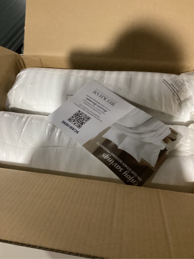 Condition photo showing Good Condition for Beckham Hotel Collection Bed Pillows Standard/Queen Size Set of 2 - Original Soft Down Alternative Pillow for Sleeping - Soft Support for Back, Stomach or Side Sleepers Queen / Standard White