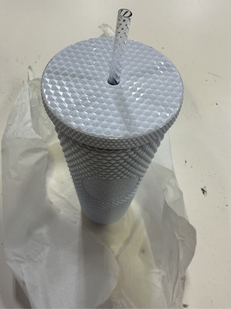 Condition photo showing New/Like New for plstc cld cup bling 24oz siren core fy24