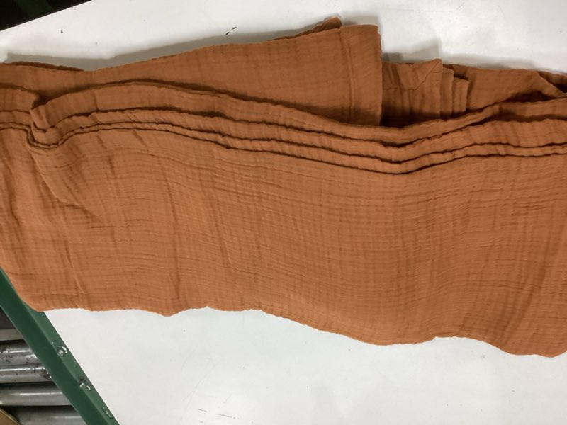 Condition photo showing Good Condition for organic cotton gauze blanket, king