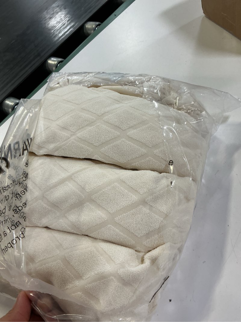 Condition photo showing Good Condition for genina waterproof chair covers for dining room set of 4, dining chair cover removable parson chair slipcover chair protectors covers for kitchen (argyle-beige, 4 pcs) argyle-beige standard-4 pcs