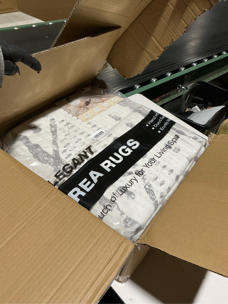 Condition photo showing Good Condition for Nakagishi Area Rugs 9x12 Living Room: Washable Boho Large Neutral Modern Soft Farmhouse Rug Stain Resistant Indoor Non-Slip Accent Carpet for Bedroom Nursery Kids Playroom Office Dining Room- Gray Color Gray White 9' x 12' (Rectangular)