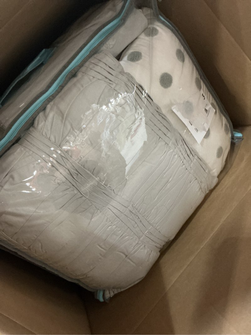 Condition photo showing Good Condition for intelligent design cotton comforter set - jacquard tufts pompom design all season bedding, matching shams, decorative pillows, full/queen (88 in x 92 in), grey 7 piece full/queen(88"x92") grey