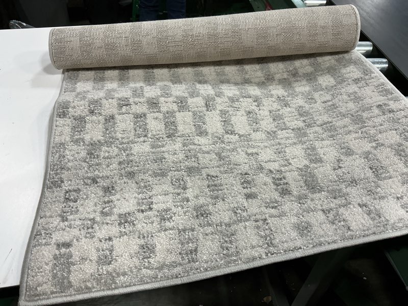 Condition photo showing Good Condition for loloi kamala collection kam-05 ivory/grey 2'-3" x 3'-10" accent rug ivory / grey 2'3" x 3'10" (rectangular)