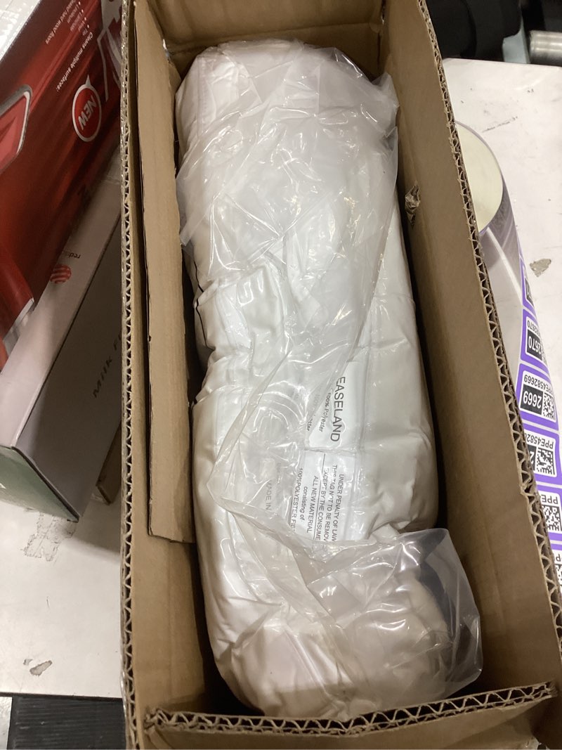 Condition photo showing New/Like New for EASELAND Oversized Queen Down Alternative Comforter - Quilted Duvet Insert for All Seasons, Soft Lightweight with Corner Tabs, Summer Winter Warm Bedding, White 98×98 Inches Oversized Queen White