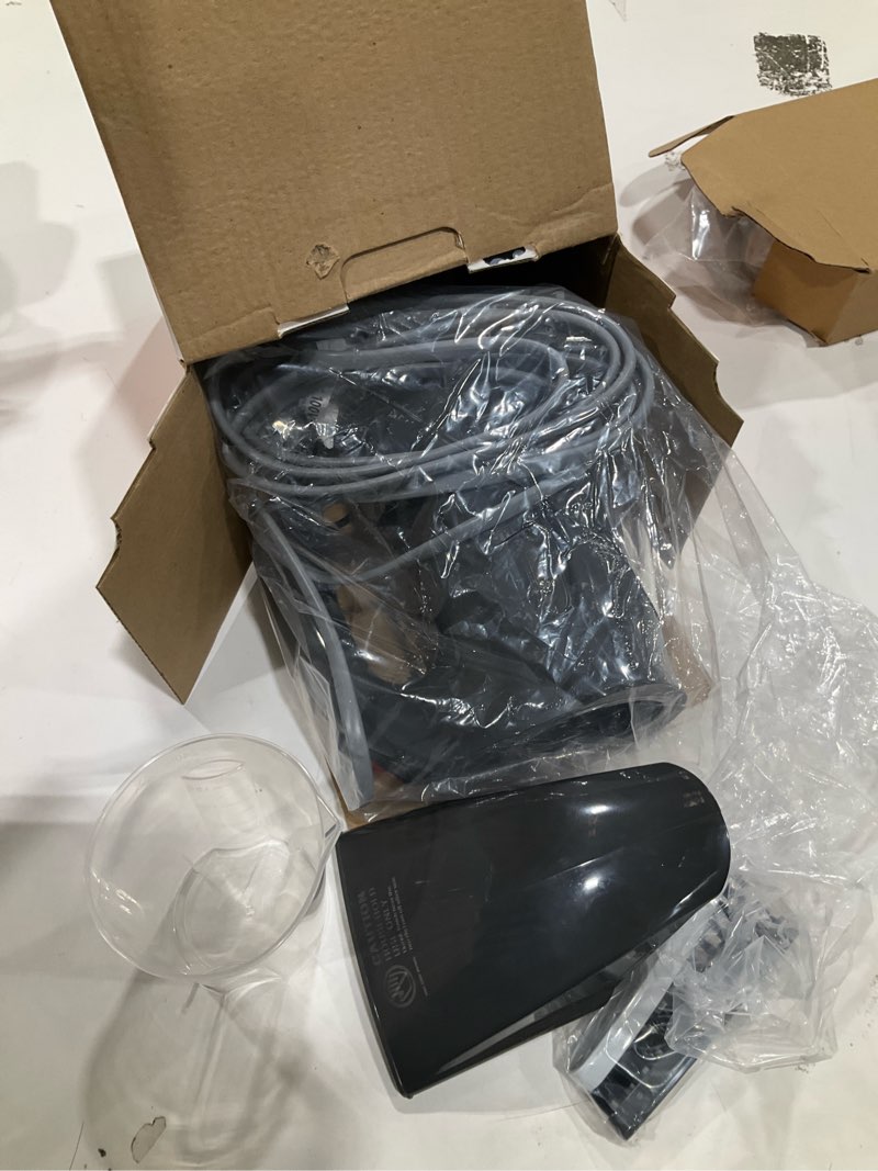 Condition photo showing Good Condition for hilife steamer for clothes, portable handheld design, 240ml big capacity, 700w, strong penetrating steam, removes wrinkle, for home, office(only for 120v)-black 1-black