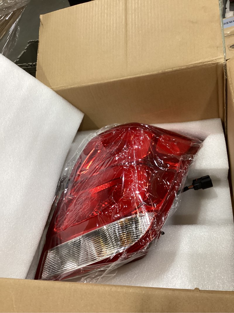 Condition photo showing Good Condition for tail light compatible with trax 2017 2018 2019 2020 2022 | taillight assembly fits for lt/ premier models, rear brake light back lamp passenger side ?42750550 gm2801298