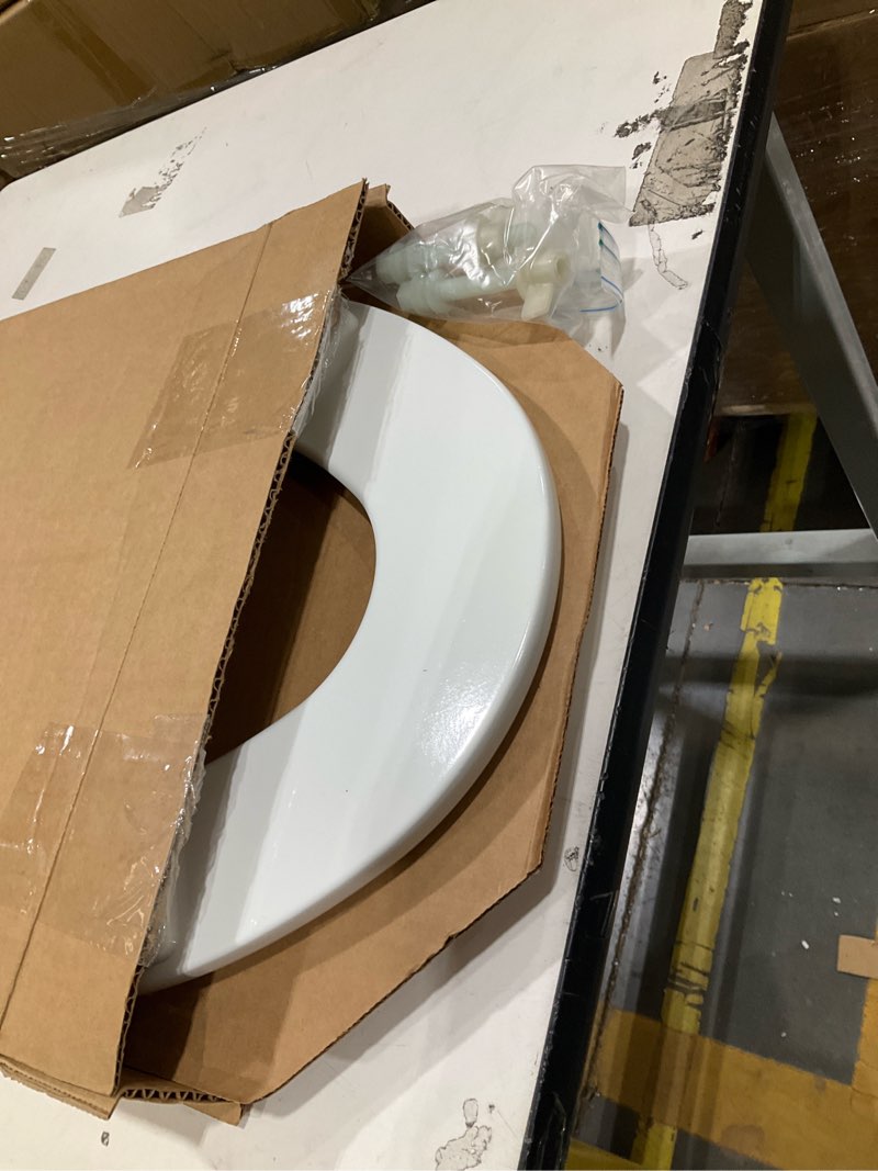 Condition photo showing Good Condition for mayfair linden slow close toilet seat, non slip heavy duty wood, easy install, elongated, white elongated traditional hinge