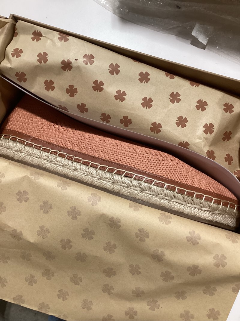 Condition photo showing New/Like New for Lucky brand shose