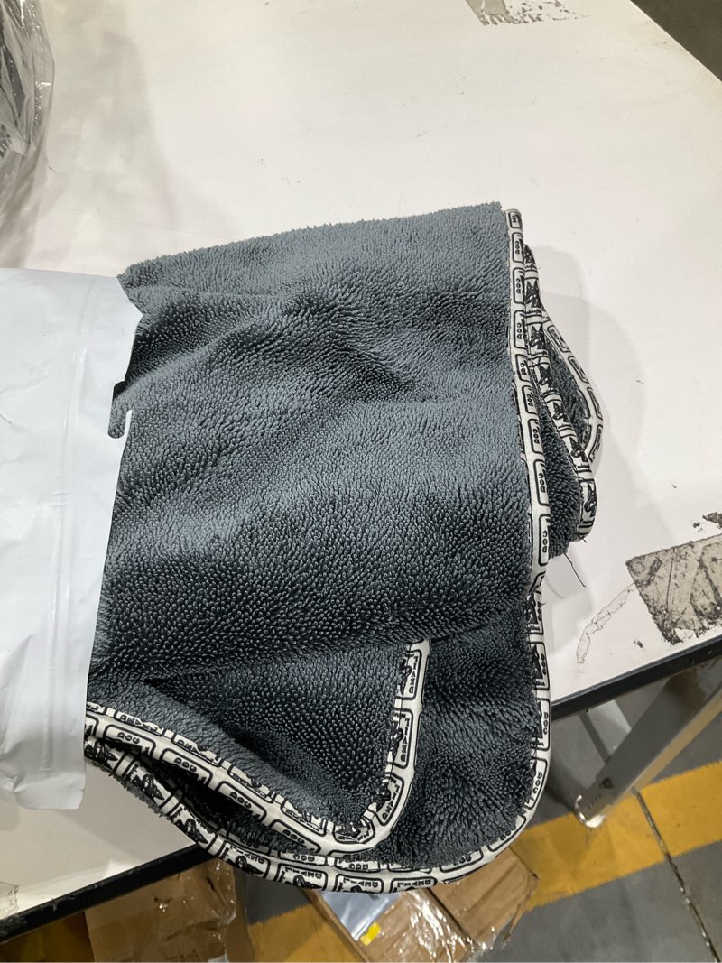 Condition photo showing Good Condition for premium twisted loop drying towels for drying dogs large 24" x 35" super absorbent microfiber dog bath towel – quick dry, soft – 1200 gsm gray for pets, beach, camping & travel gray large