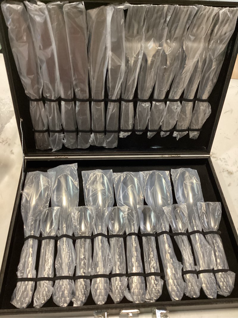 https://lotting-media.assets.bidfta.com/lotting_2f53f2ec-be3b-47db-b85d-908b70196256