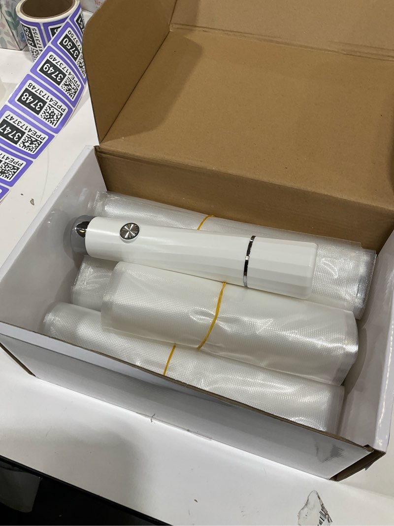 Condition photo showing Good Condition for vacuum sealer for food (compact vacuum sealers+ 30 reusable vacuum bags), powerful handheld vacuum sealer for 10x preservation & fresh medium