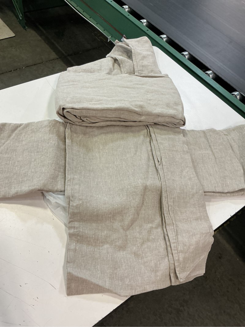 Condition photo showing Good Condition for european linen sheet set, king, natural chambray