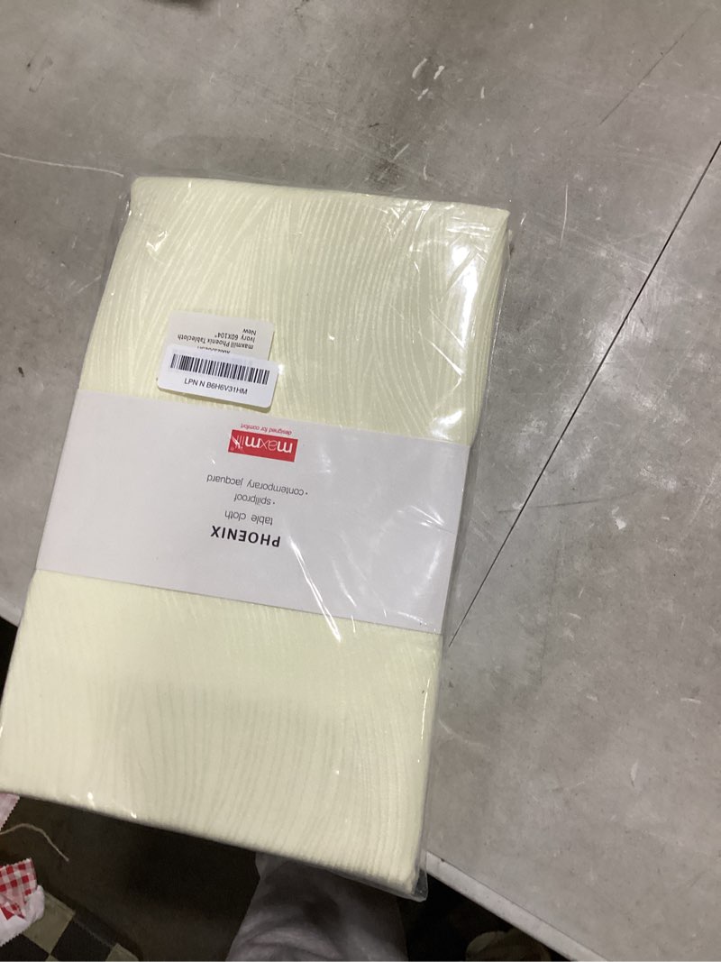 Condition photo showing New/Like New for maxmill jacquard table cloth waving pattern water proof wrinkle free heavy weight soft tablecloth decorative fabric table cover for outdoor and indoor use rectangular 60 x 104 inch ivory