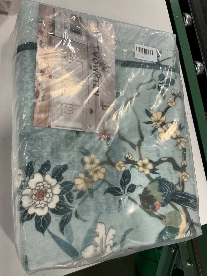 Condition photo showing New/Like New for Runner Rug Chinoiserie-Style Floral Vintage Kitchen Rugs Non Slip Washable with Rubber Backing Soft Carpet for Laundry, Bedroom, Bathroom, Blue Blue - Chinoiserie 2'7" x 8' (Rectangular)