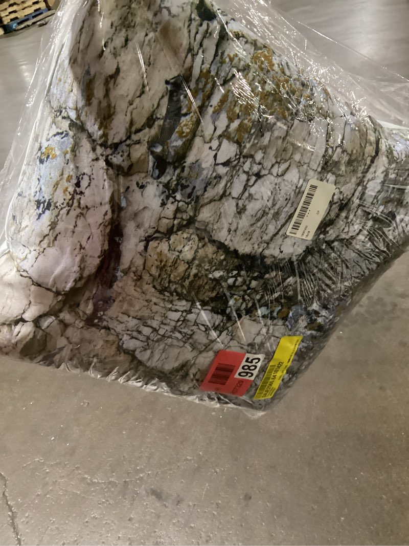 Throw pillow new( See pictures) 