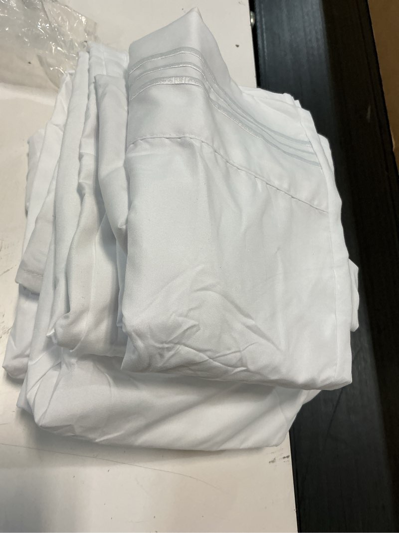 Condition photo showing Good Condition for queen size 4 piece sheet set - comfy breathable & cooling sheets - hotel luxury bed sheets for women & men - deep pockets, easy-fit, extra soft and wrinkle free sheets - white oeko-tex bed sheet set 01 - white queen