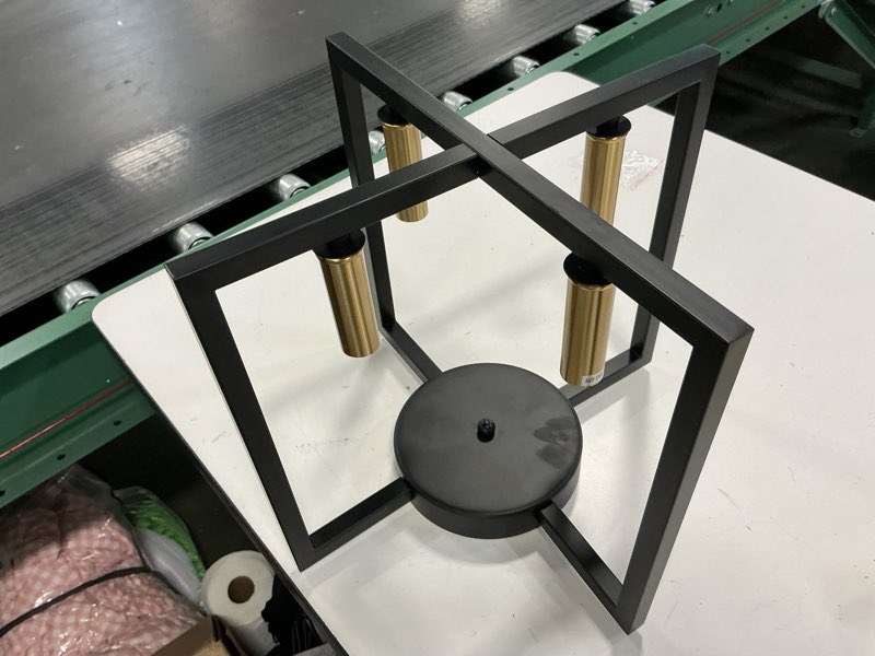 https://lotting-media.assets.bidfta.com/lotting_2f85189a-b50c-46c8-b351-9eee5e5c9a7f