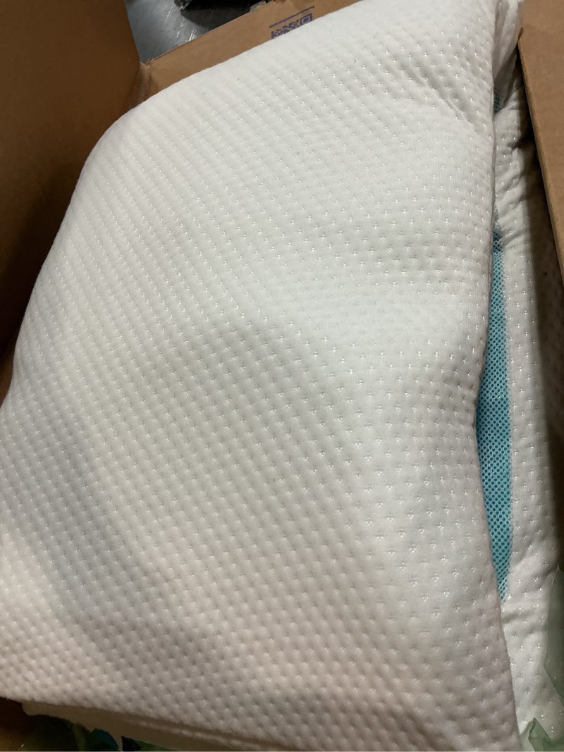 Condition photo showing As Is for large 2 0pcs latex pillow latex pillow for neck pain relieve sleep orthopedic pillows comfortable breathable cervical health care pillow 60x40cm 50d white