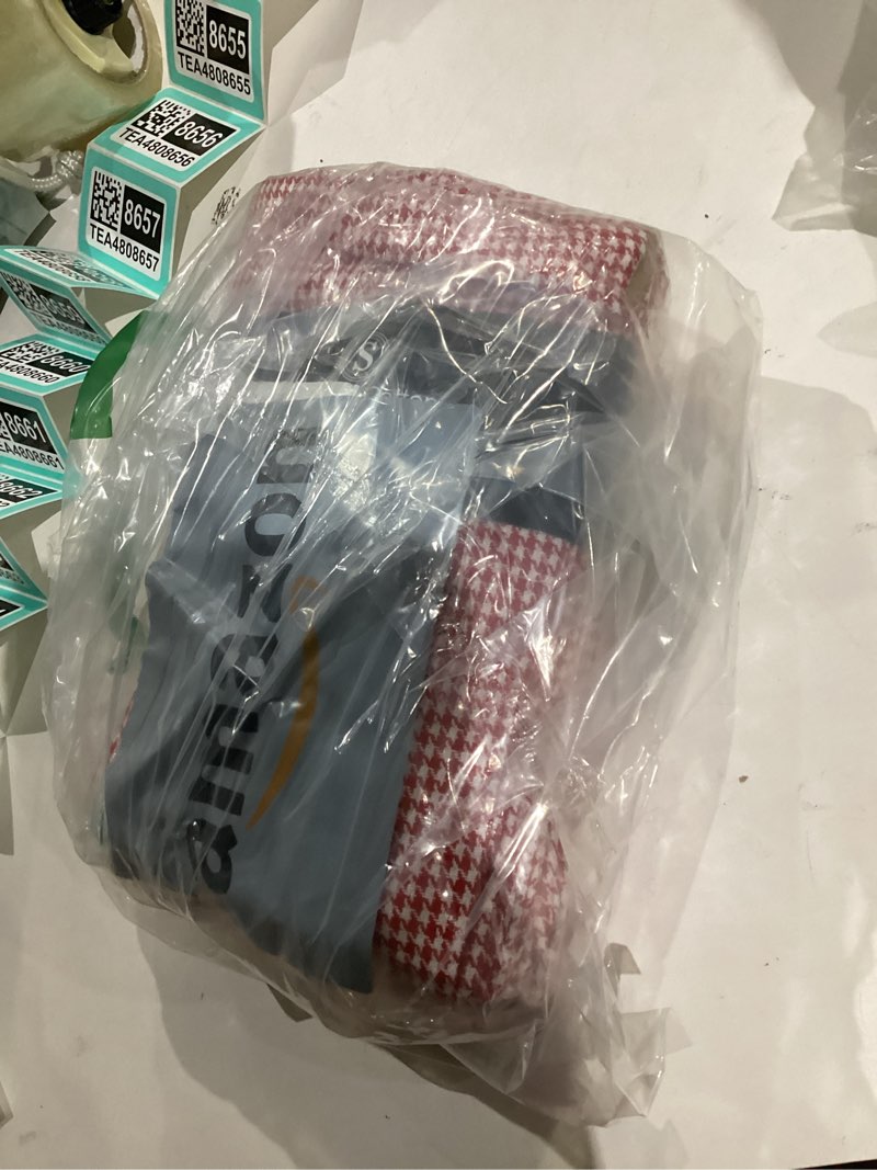 Condition photo showing New/Like New for napkins 100% cotton decorative napkin washable houndstooth check cloth napkins set of 12 for home, wedding, restaurant, buffet party & camping - red (18”x18”) 18" x 18" (set of 12) red