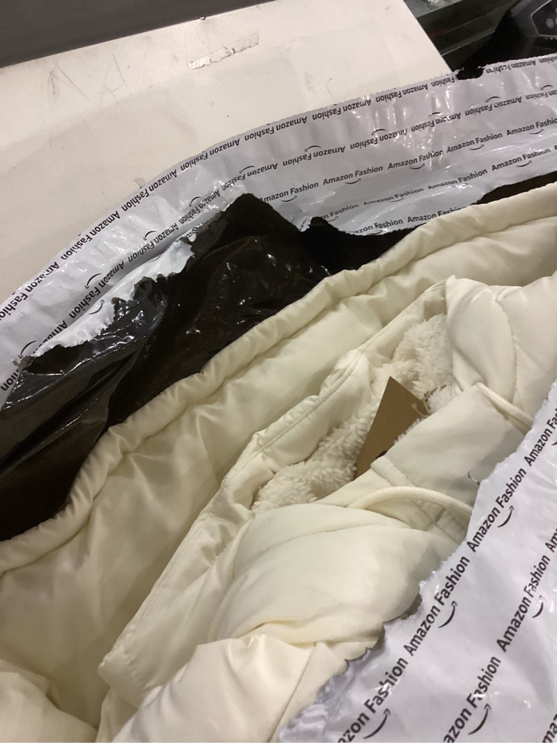 Amazon Essentials Women's Water Repellent Sherpa Lined Hooded Puffer Jacket (Available in Plus Size)