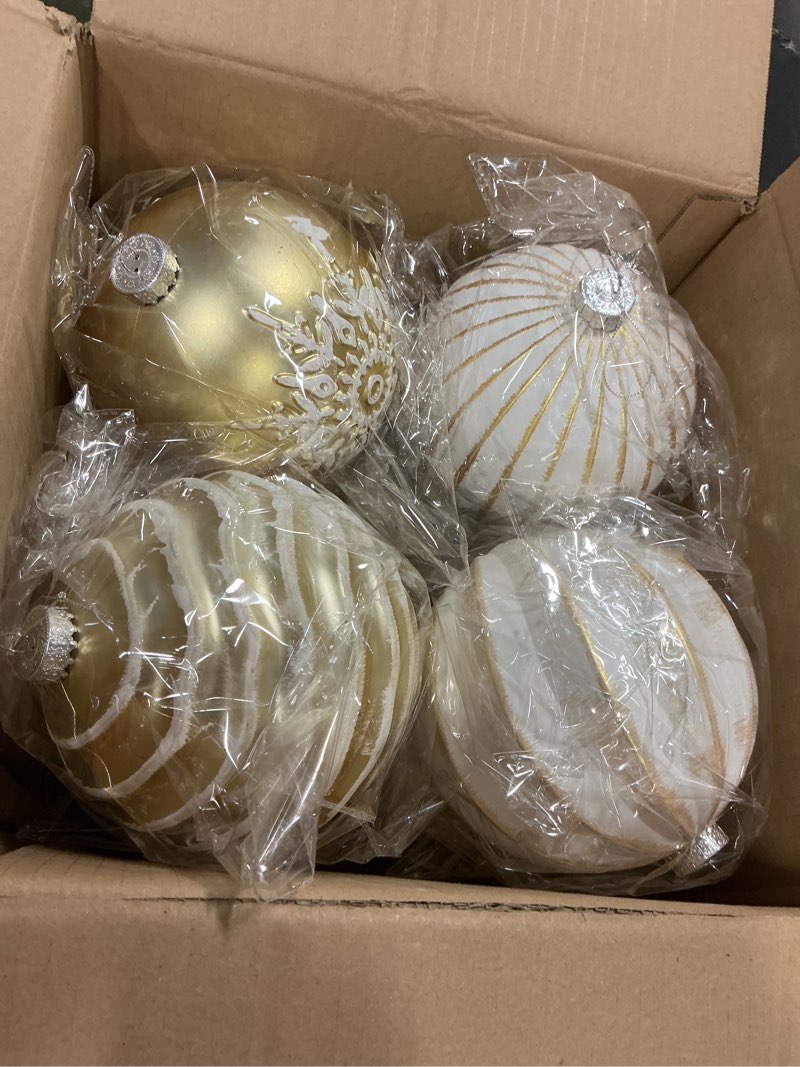 Condition photo showing Good Condition for Yunlly 8 Pcs 6 Inch Large Farmhouse Rustic Christmas Ball Ornaments Set White and Gold Vintage Christmas Tree Ornaments Hanging Plastic Neutral Farmhouse Distressed Tree Decoration for Xmas Home Decor