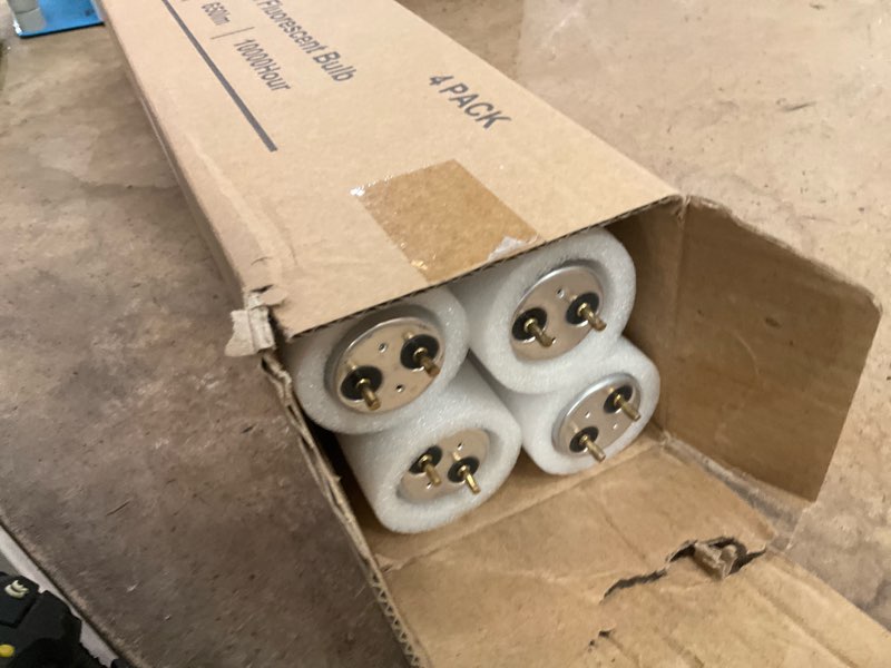 Condition photo showing As Is for 4 pck 8 14W 15Inch Fluorescent Bulb
