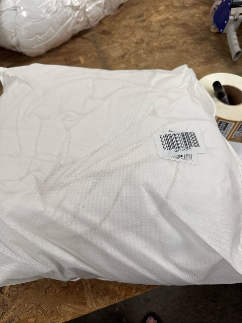 Condition photo showing Good Condition for lightweight premium down comforter, king/cal king, down