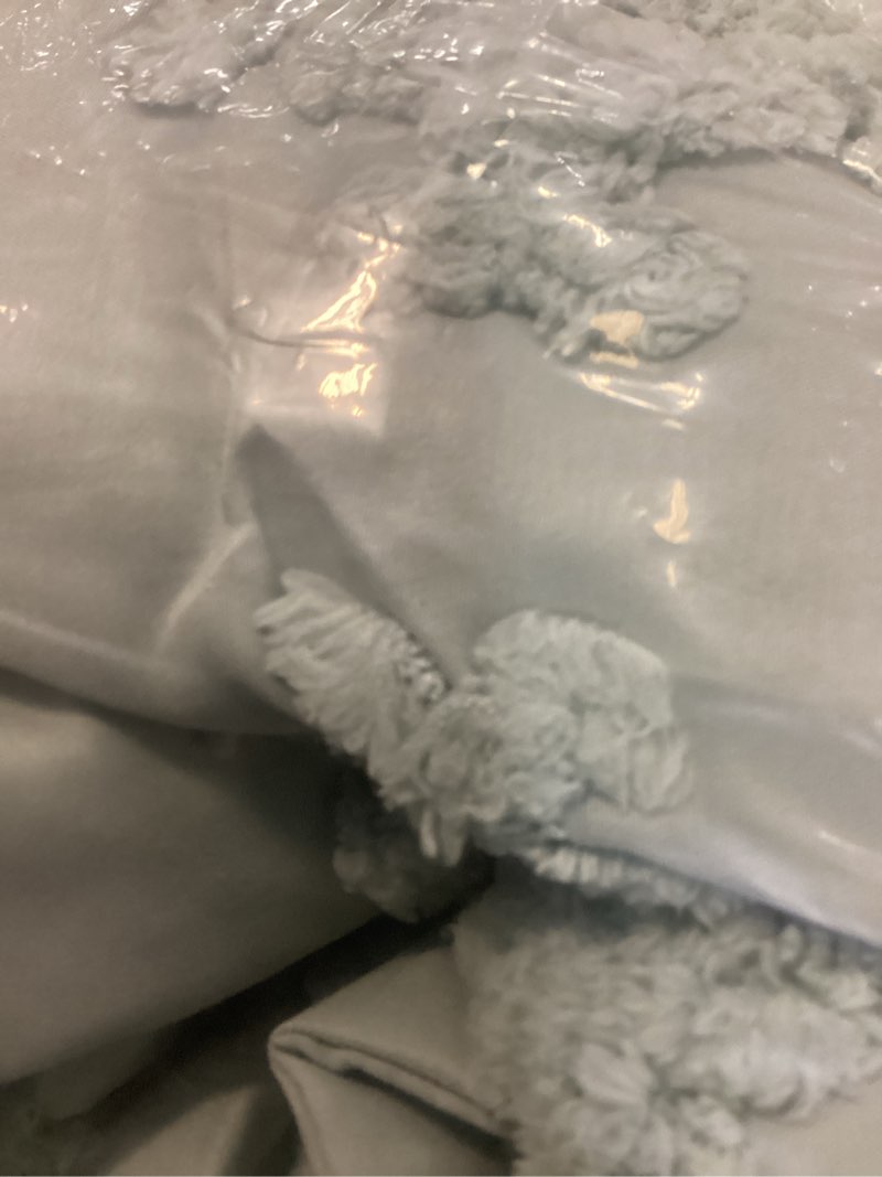 Condition photo showing Good Condition for bedsure boho duvet cover king size, soft & comfortable elegant design boho bedding for decoration, machine washable comforter cover for all seasons,includes 1 duvet cover & 2 pillow shams,light green 04 - light green - elegant (no comforter) abstract king (104" x 90")