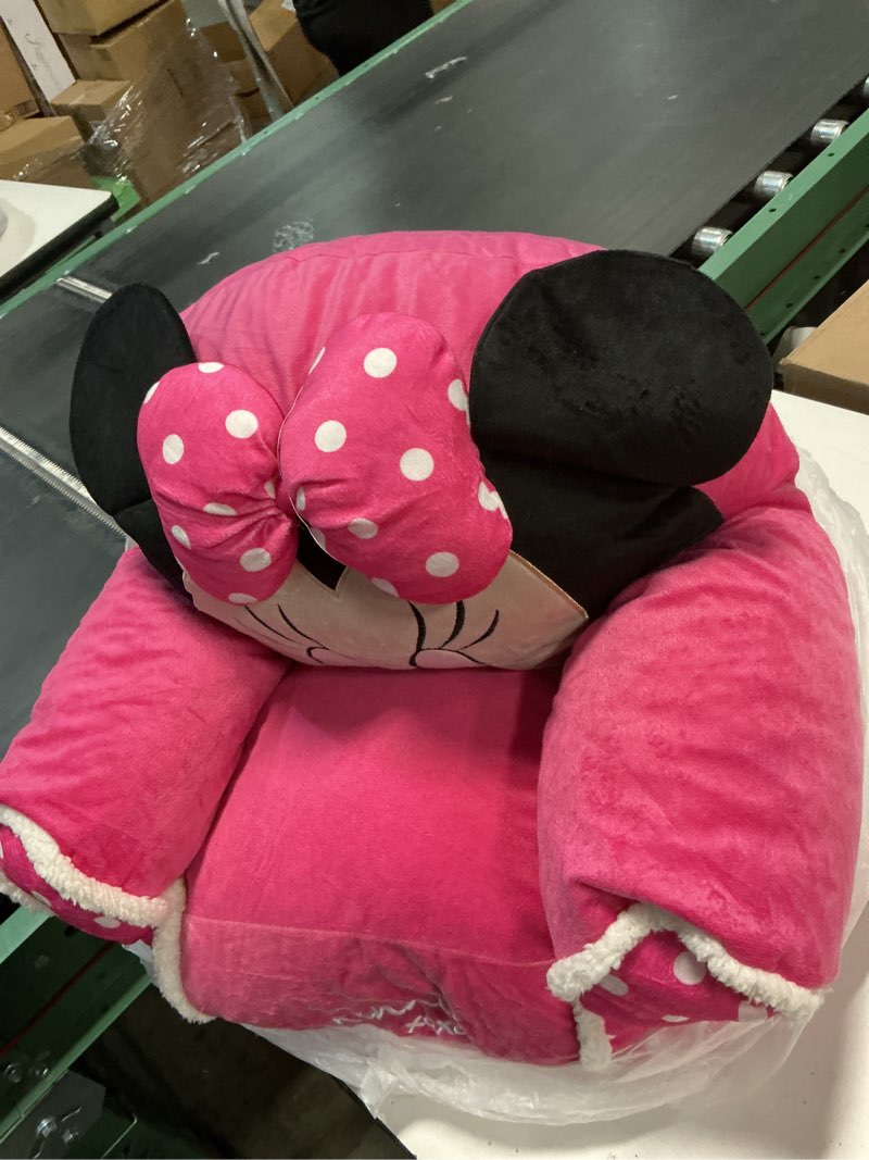 Condition photo showing Good Condition for Idea Nuova Minnie Mouse Figural Sherpa Trim Bean Bag Chair, Small, Pink