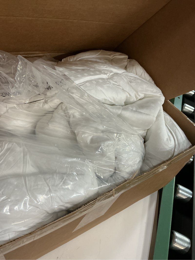 Condition photo showing As Is for easeland olympicqueen mattress pad pillow top mattress cover quilted fitted mattress protector cotton top 8-21" deep pocket expanded mattress topper (66x80 inches, white) white super queen