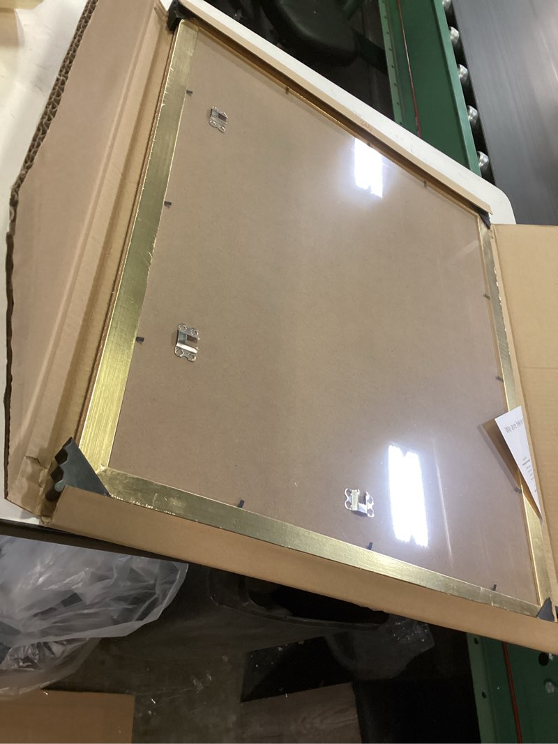 Condition photo showing New/Like New for LaVie Home 20x24 Picture Frame Gold