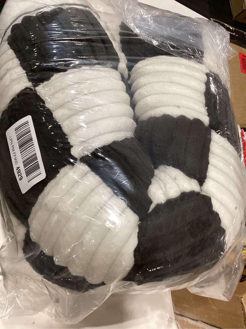 Condition photo showing Good Condition for Couch Cushion Cover for dogs Sofa Cover Washable Pet Love Seat Couch Covers for Sofa Slipcovers Couch Protector Blanket for Dogs Sofa Cushion Covers for Pets Washable Pad Black 70x150cm/27.6x59in 27.6x59in/70x150cm with Pet Hair Remover Black