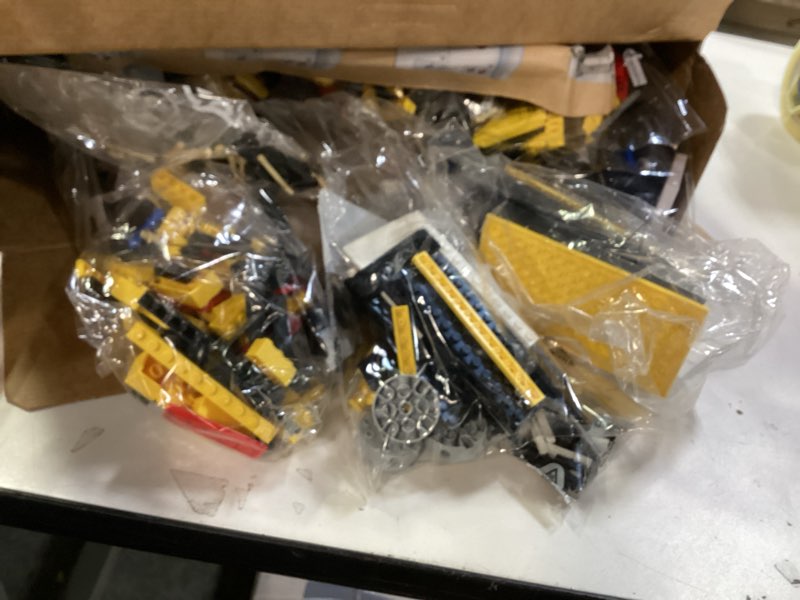 Condition photo showing As Is for ( incomplete)LEGO Icons PAC-Man Arcade Building Sets for Adults - Collectible Office, Book Shelf, or Bedroom Decor - Gifts for Christmas, Men & Women - W/Moving Handle to Recreate Game - 10323