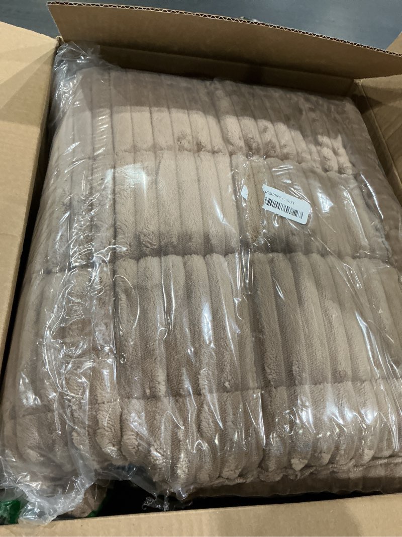 Condition photo showing Good Condition for awjcsv couch cover for dogs washable, fuzzy pet couch covers for 3 cushion sofa pet friendly, non slip sofa cover (dark brown, 27.6" x 70.9"/70 x 180cm) dark brown 27.6" x 70.9"/70 x 180cm
