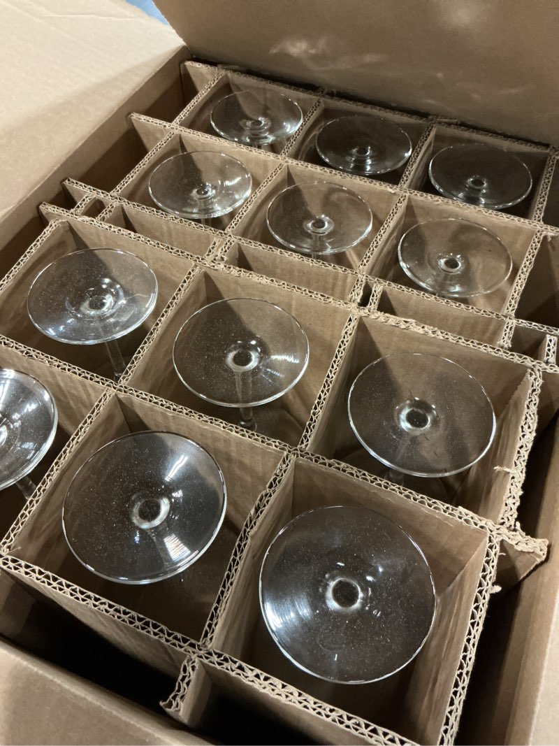 Condition photo showing Good Condition for libbey vineyard reserve wine glasses set of 12, red & white clear stemware | 119.7 oz and 18 oz capacities designed to enhance wine flavors with dishwasher-safe cleanup 12 piece