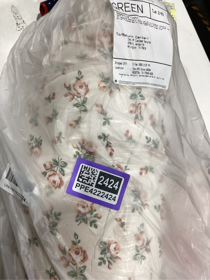 Condition photo showing Good Condition for Floral comforter set