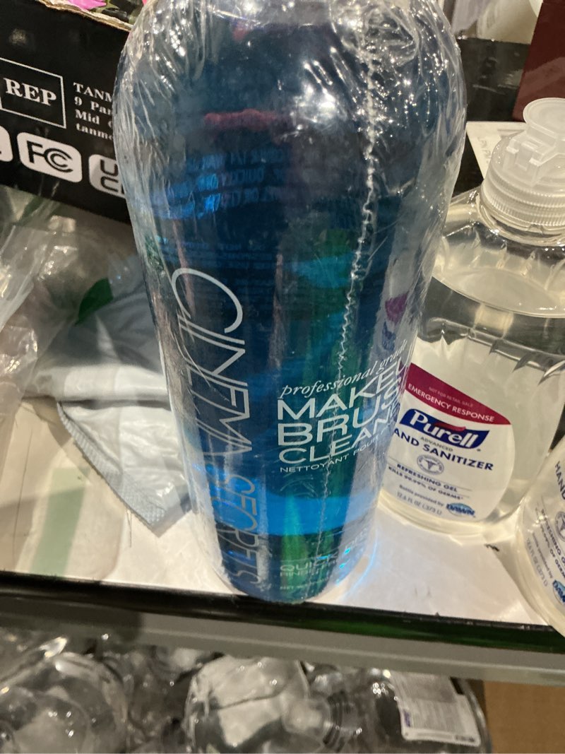 Condition photo showing Good Condition for cinema secrets original blue vanilla makeup brush cleaner solution - professional cleanser for makeup brushes - quick-drying, rinse-free formula - removes stubborn waterproof make up (32 fl oz) 32 fl oz (pack of 1)