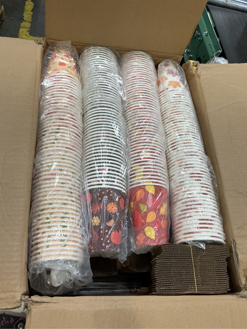Condition photo showing New/Like New for 200 Pack 12 oz Fall Disposable Coffee Cups with Lids Sleeves Sticks Autumn Pumpkin Orange Fall Paper Coffee Cups for Drinking Thanksgiving Party Supplies Water Juice Home Restaurant Store