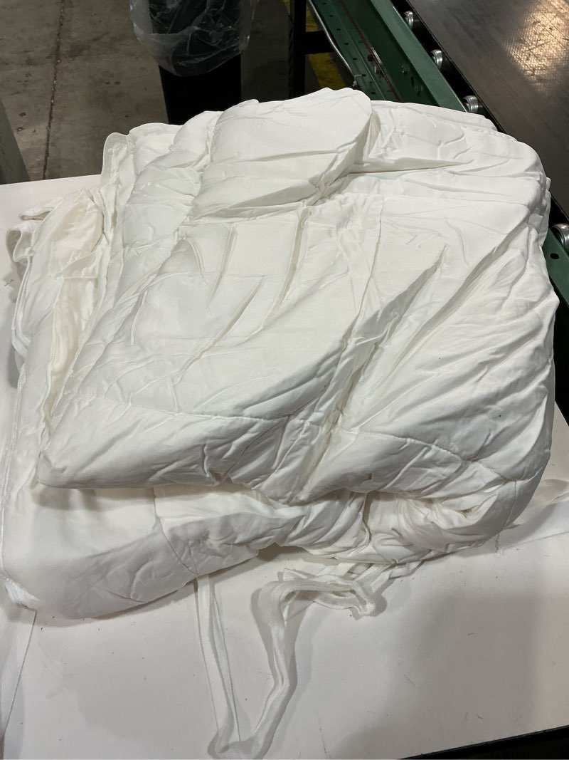 Condition photo showing As Is for quince bamboo comforter, twin, white