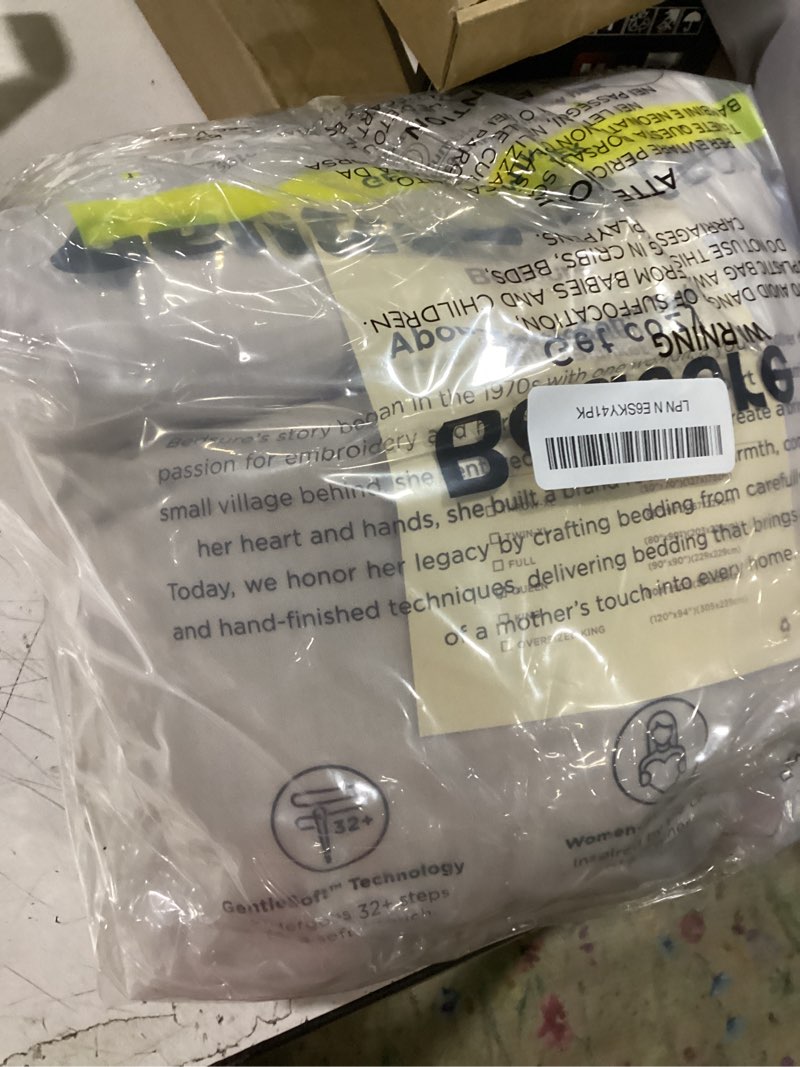 Condition photo showing Good Condition for bedsure cooling muslin blanket queen size for bed, summer gauze blanket for adults, 55% rayon derived from bamboo & 45% cotton, breathable lightweight soft for hot sleepers, linen beige, 90x90 inches 01 - beige queen (90" x 90")