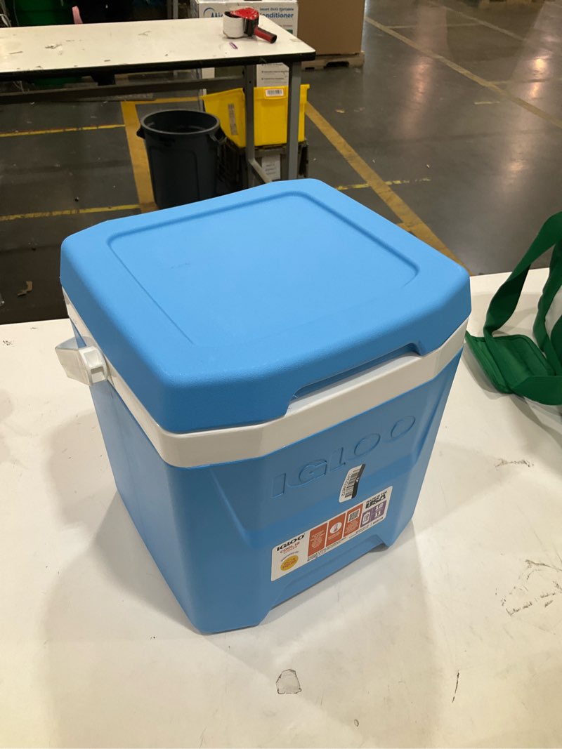Condition photo showing Good Condition for sun squad 18 cans/12qt hard sided cooler - carolina blue