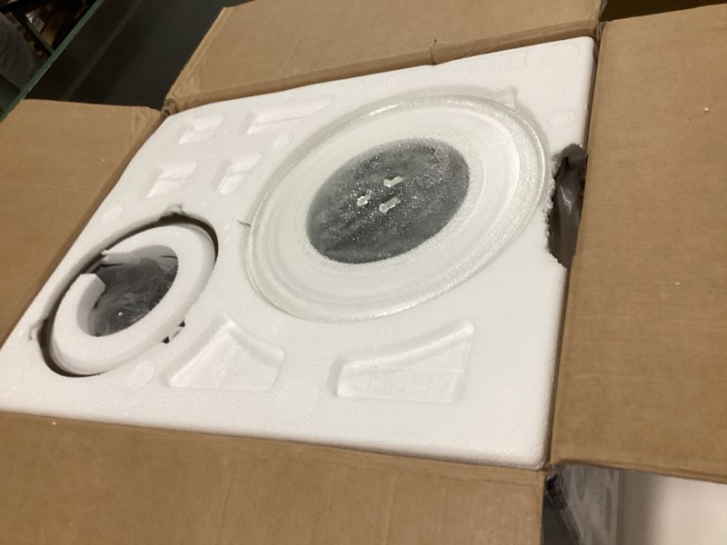 Condition photo showing Good Condition for GE GCST07N1WSS Microwave Oven, 700-watt 6 Auto Cooking Settings, Child-Lock Technology, Kitchen Essentials for The Countertop, Dorm Room or Apartment, 0.7 Cu. Ft, Stainless Steel 0.7 Cu.Ft. Stainless Steel