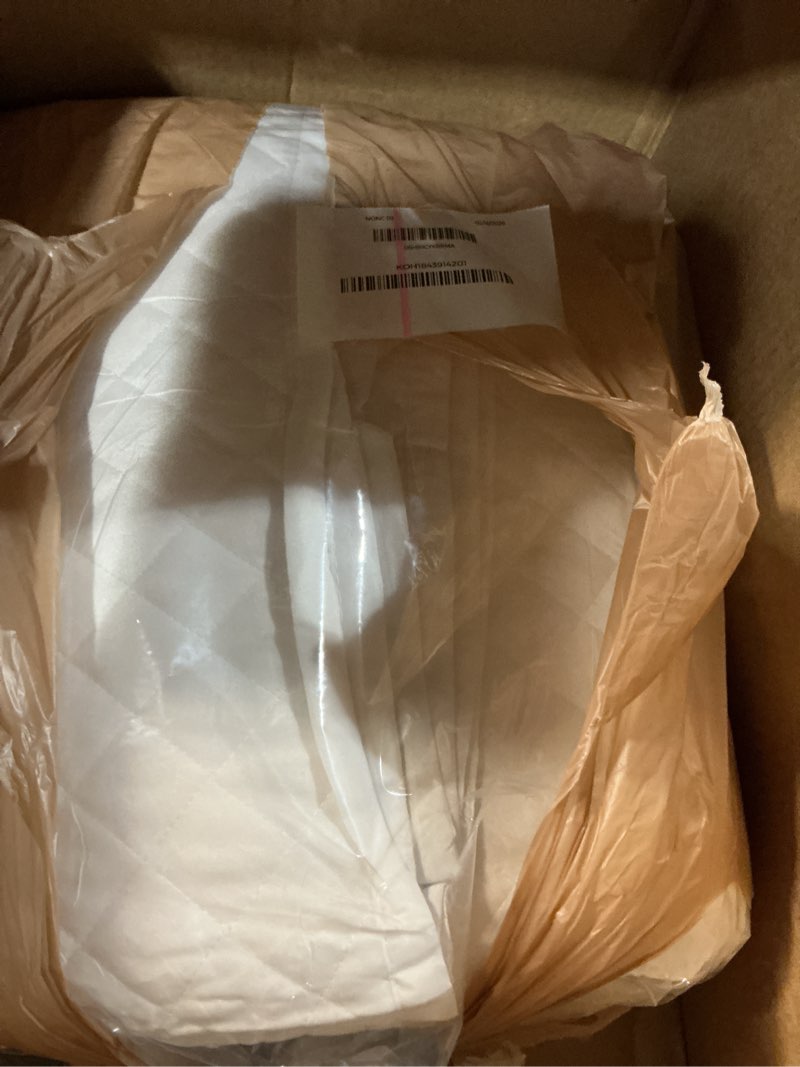 Condition photo showing Good Condition for HOMBYS 3 Piece Oversized King Quilt Set Bedspread 120x120 Reversible Lightweight Coverlet Summer Comforter Set Super King(120x120) White