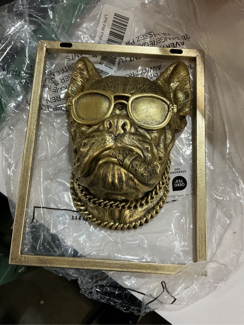 Condition photo showing Good Condition for Animal Heads Wall Decor (Includes Metal Frame) Resin Animals Sculptures Head Wall Hanging Decoration Gold vintage Wall Sculpture for Living Room Bedroom Office(Bulldog) Cigar dog - 1